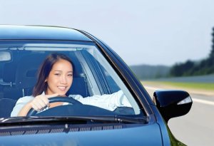 На какой коробке передач лучше учиться: автомат или механика - фото