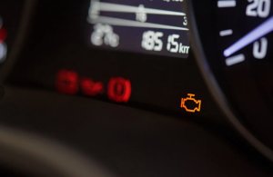 Топ-5 причин появления значка Check engine - фото